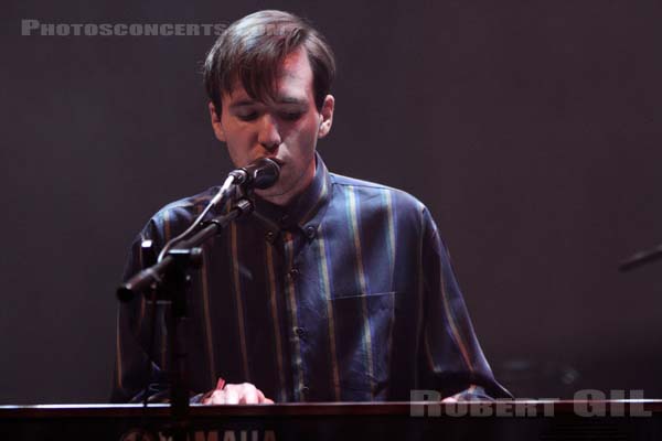DUTCH UNCLES - 2011-04-07 - PARIS - Gaite Lyrique - 